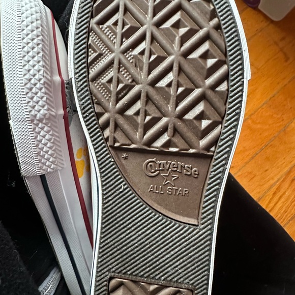 Converse - PUPPY DOGS! - Picture 5 of 7